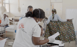 Dr Filomena Januario treating a patient.